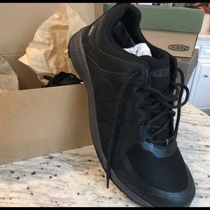 NIB Keen Explore Walking Shoes